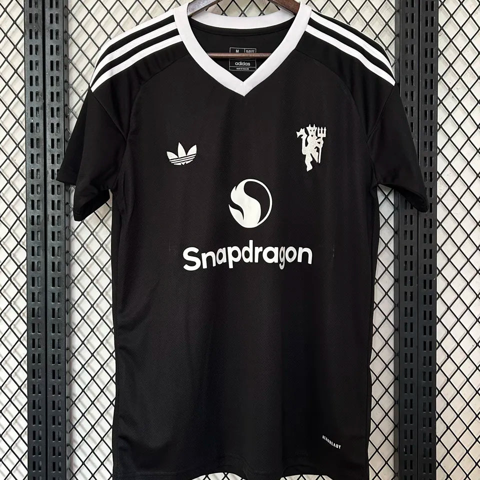 2024/25 Manchester United Goal Keeper Football Shirt