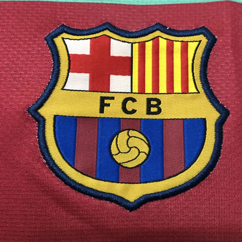 2010/11 Barcelona Away Retro Football Shirt