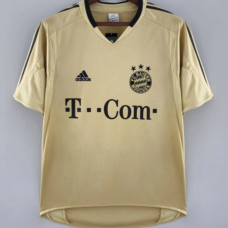 2004/05 Bayern Munich Away Retro Football Shirt