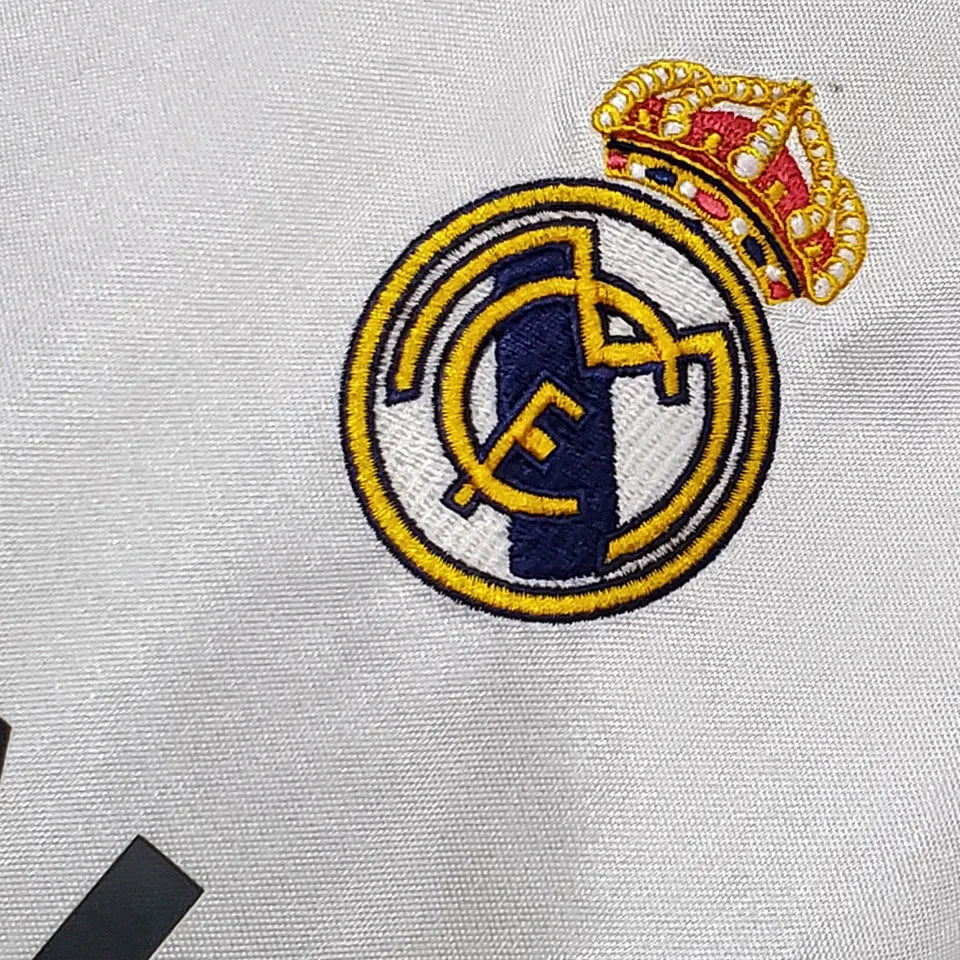 2004/05 Real Madrid Home Retro Football Shirt