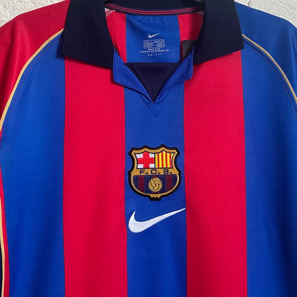 2001/02 Barcelona Home Retro Football Shirt