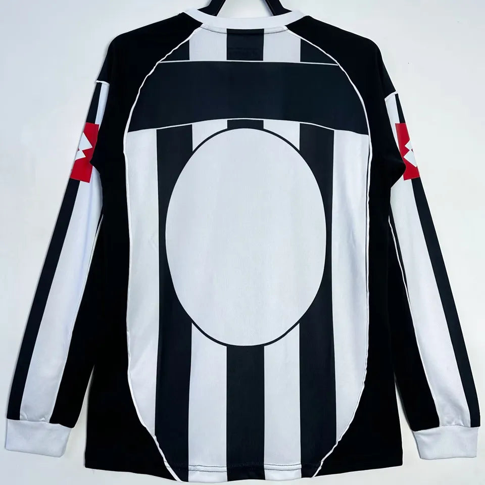 2002/03 Juventus Home Retro Long Sleeve Football Shirt