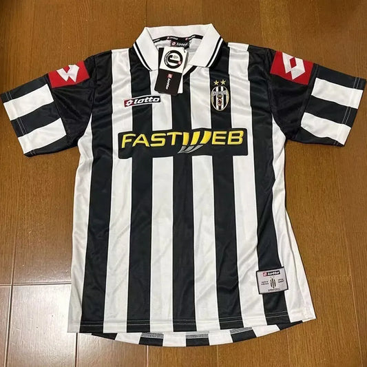 2001/02 Juventus Home Retro Football Shirt